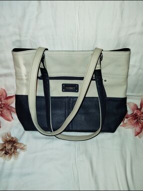 Stone & Co. Cream and Black Two-Tone Tote